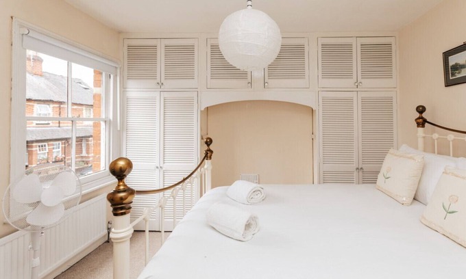 Henley Casa | Park End House - Parking Pet Friendly - From 180 Per Night