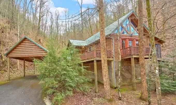 Wears Valley Cabina | Park Paradise: Your Smoky Mountain Sanctuary is Calling!