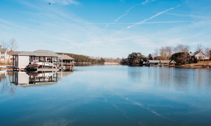 North Shore Casa | Park Place on Smith Mountain Lake