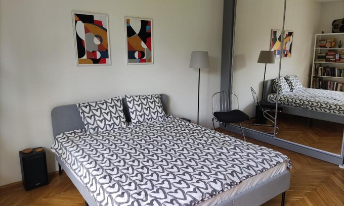 Ferencvaros Apartamento | Park view, close to river, AC, Bauhaus vibe, 2 balconies