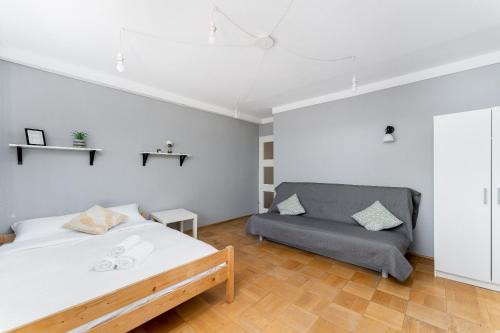 Zakrzowek Apartamento | Park Zakrzówek Spacious Apartment