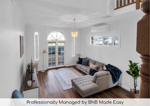 Wagga Wagga Casa | Parkham - CBD, Elegant Townhouse