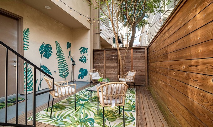 MacGregor Casa | parkhaus htx | by museum district | 2br2.5ba