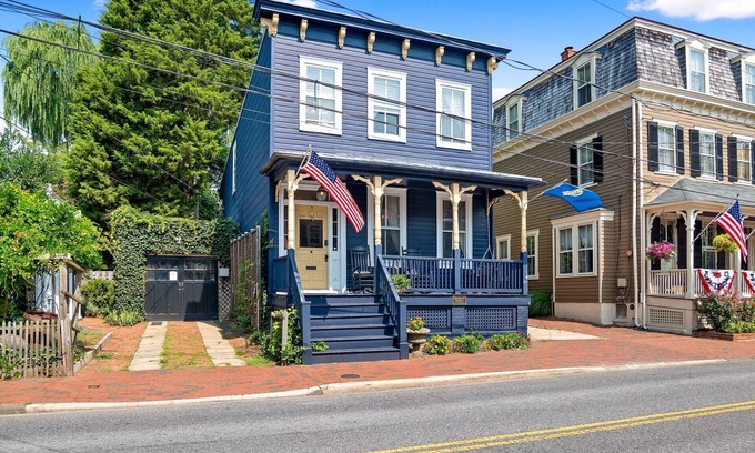 Historic District Casa | Parking at Randall House Across from USNA Gate 1