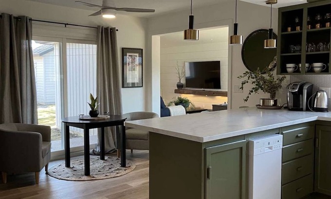 Elora Casa | Parkside Cottage