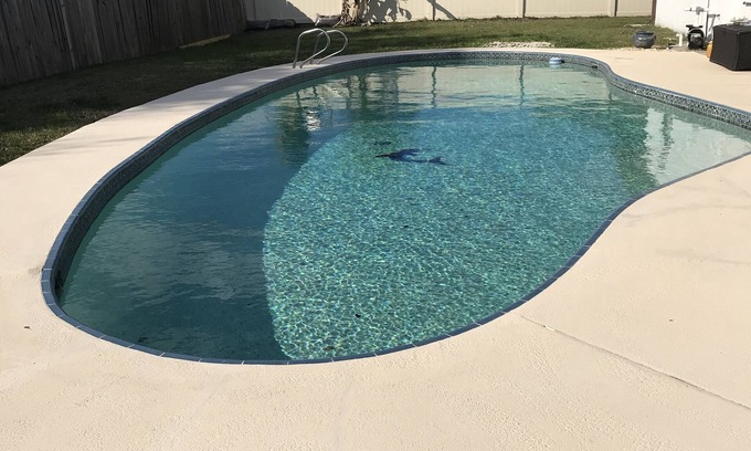 Tropic Casa | PARKWAY RETREAT Minutes from 3 beaches, River and boat access-shopping food!