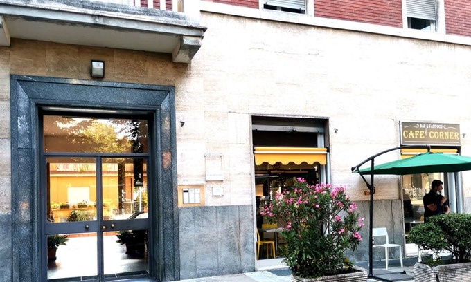 Parma City Centre Apartamento | Parma Express: Apartment Front of Train Station & Parking