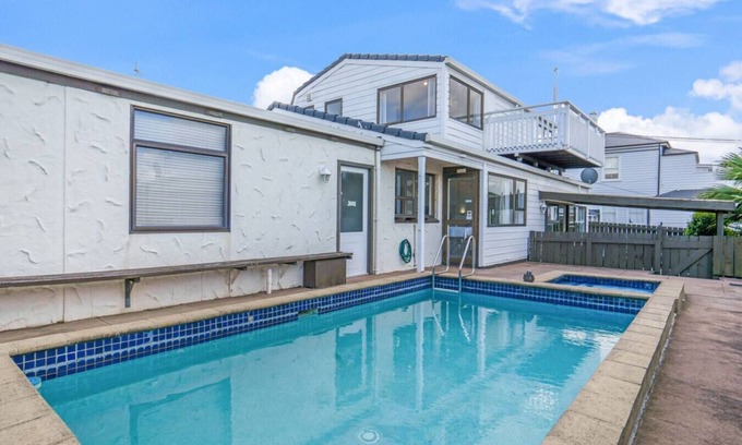 Parnell Apartamento | Parnell Home with Pool, Parking and Rangitoto View