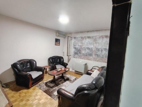 Mladenovac Apartamento | Partenon