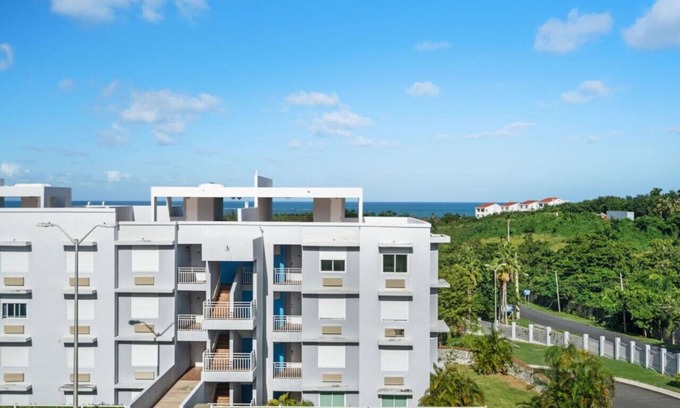Mameyes II Apartamento | Partial Ocean View by El Yunque with pool A302
