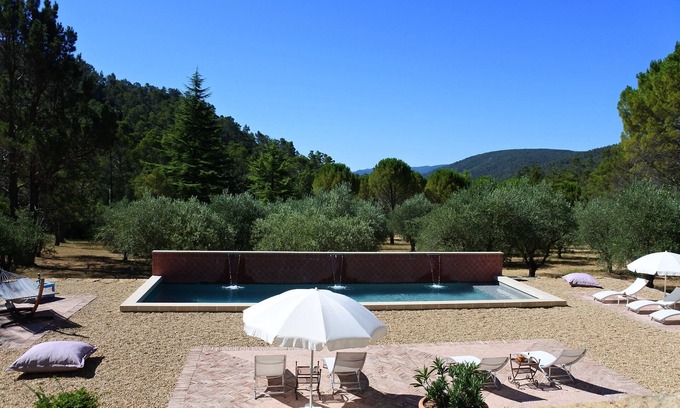 La Roquebrussanne Cabaña | Casa de huéspedes de privatización, parque excepcional, olivar, piscina, en Provenza