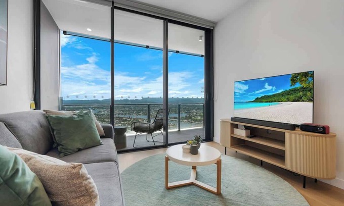 Broadbeach Apartamento | NEW Partial Ocean View Broadbeach 2BR *Pool/Gym*