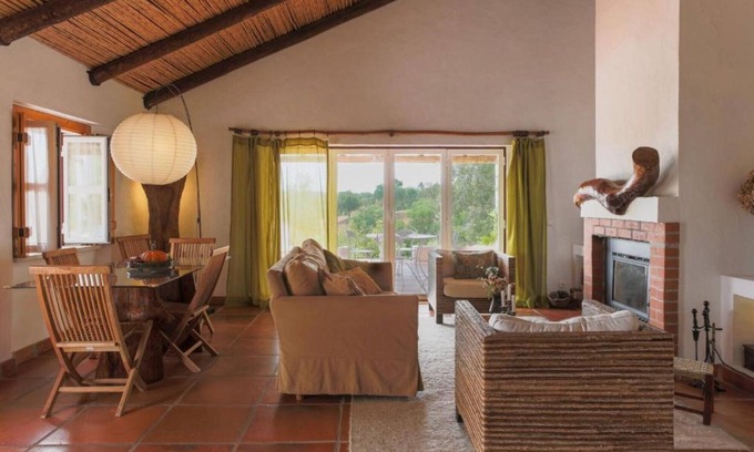 Barrancosas Casa | Partridge House