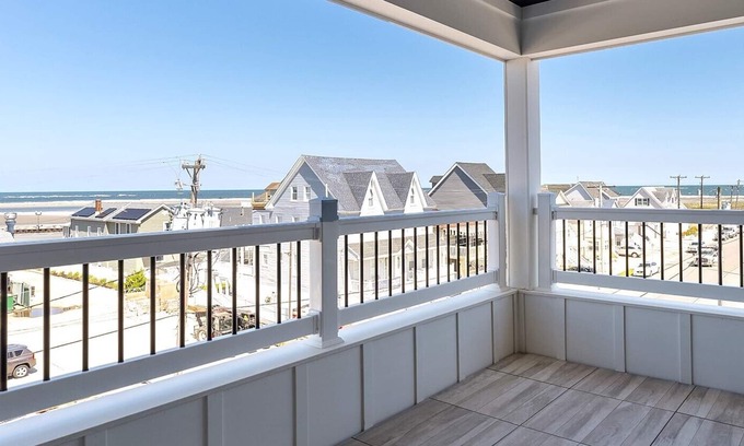 North Wildwood Apartamento | Party Headquarters in the Middle of the Entertainment with the beach steps away!