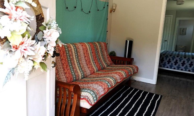 East Pasadena Casa | Pasadena suite with private entrance