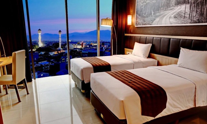 Braga Hotel | Pasar Baru Square Hotel Bandung Powered by Archipelago
