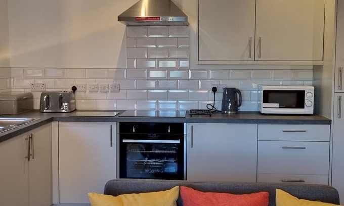 Dawlish Warren Casa | Pass the Keys | 3 Devondale Bungalows Modern bungalow with parking near the beach