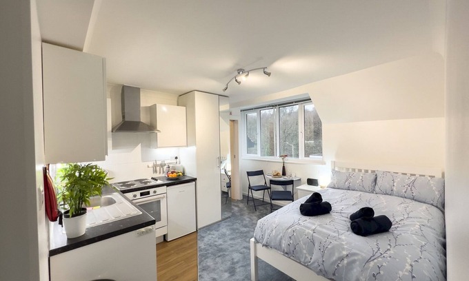Amersham Apartamento | Pass the Keys |Amersham Station Road Studio