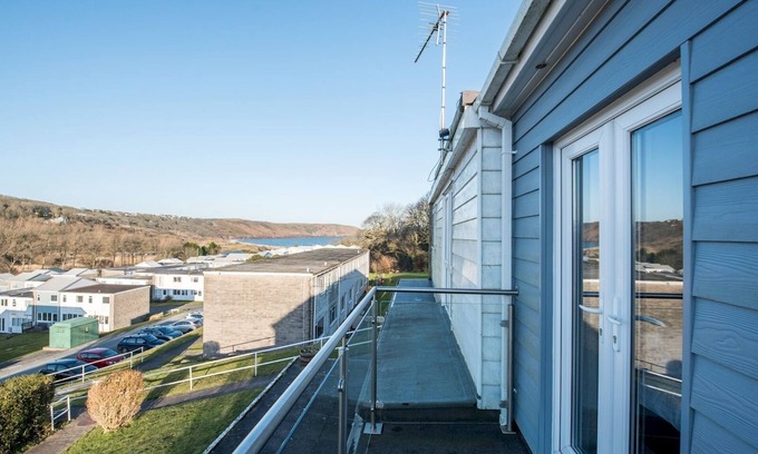 Pembroke Casa | Pass the Keys | Beach Retreat - Free Parking and Wifi - Sleeps 4