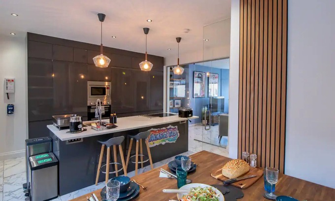 Whitley Bay Casa | Pass the Keys | Bespoke Coastal Retreat, Whitley Bay