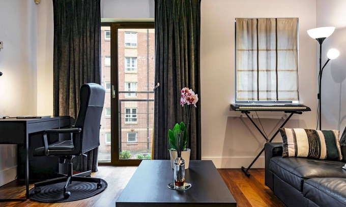 Cathedral Quarter Apartamento | Pass the Keys | Cathedral Quarter | City Centre | Walk Everywhere