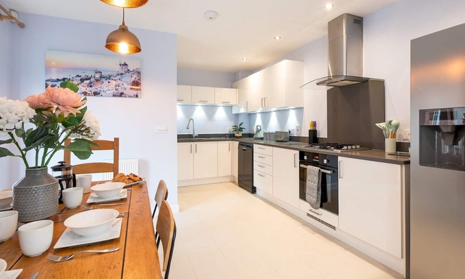 Marlow Casa | Pass the Keys | Central Marlow townhouse with private parking