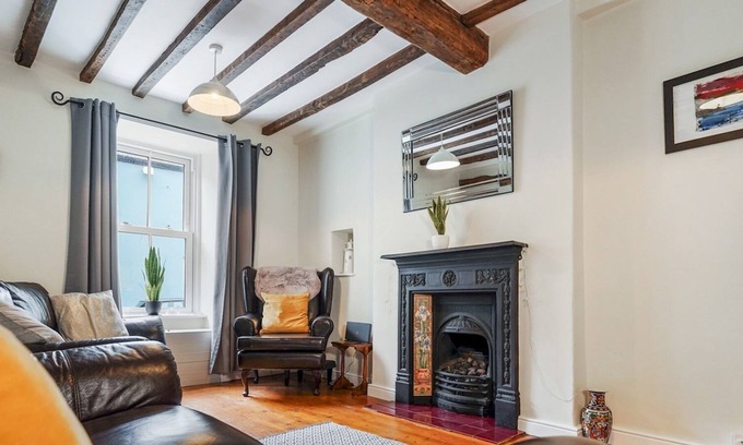 Aberystwyth Casa | Pass the Keys | Charming 19th Century 3 Bed Cottage with Parking