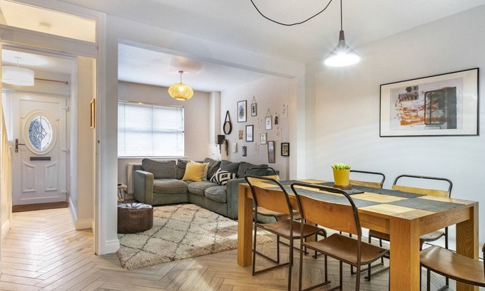 Ormeau Casa | Pass the Keys | Cosy 2BR Home Ormeau Road Lots of Amenities