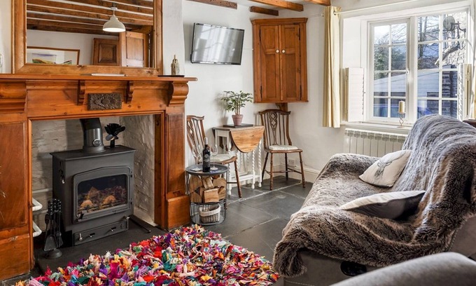 Corris Casa | Pass the Keys | Cosy Cottage in Corris One wellbehaved dog welcome
