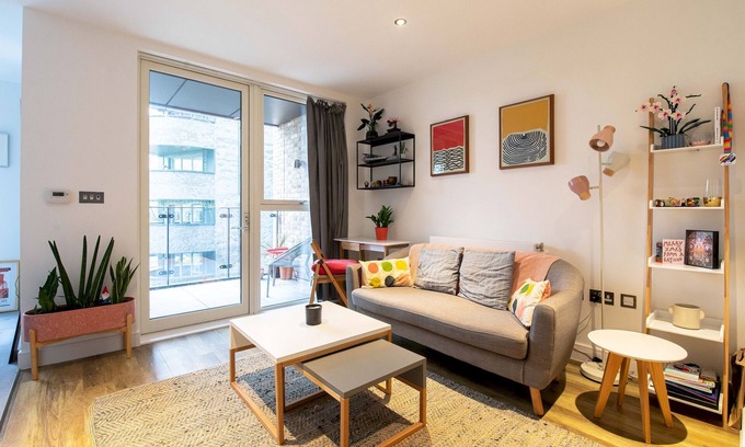 Markhouse Apartamento | Pass the Keys | Cosy Studio flat with a Balcony