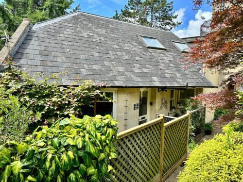 Bath Casa | Pass the Keys Delightful Cottage Sydney Gardens private parking