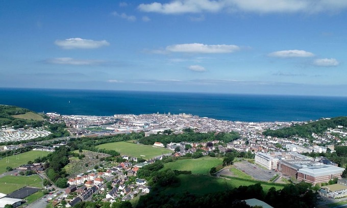 Aberystwyth Apartamento | Pass the Keys | Fantastic two bedroom Victorian Apartment