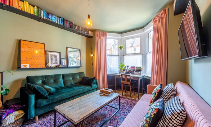 Lea Bridge Apartamento | Pass the Keys | Little Leyton Garden Flat