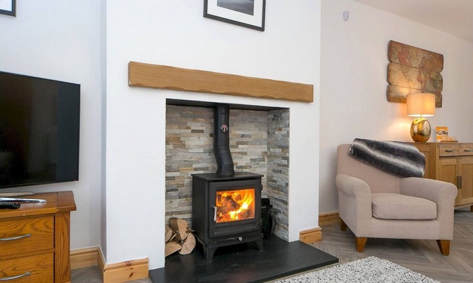 Amlwch Casa | Pass the Keys | Modern Coastal Home in Bull Bay