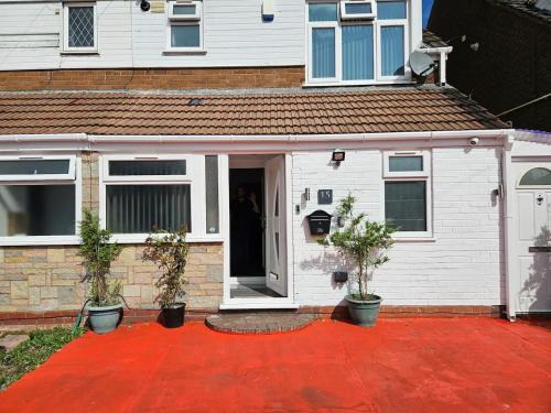 Wolverhampton Casa | Pass the Keys Modern Home Three Bedrooms Nr Molineux Stadium