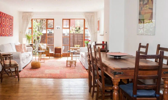 Earlsfield Casa | Pass the Keys | Quirky home & private garden