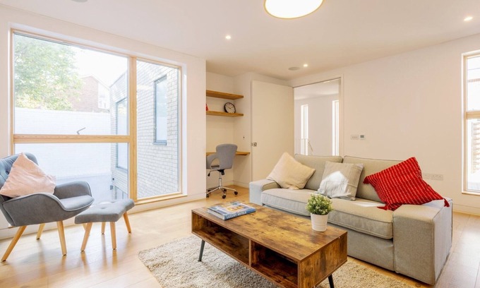 Streatham Hill Casa | Pass the Keys | Spacious Tulse Hill Condo