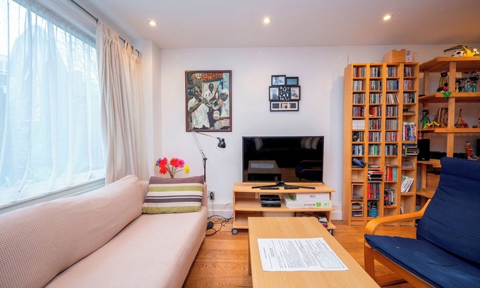 St. George's Casa | Pass the Keys | Spacious 2BR w/ Free Parking & Patio | Near Tube