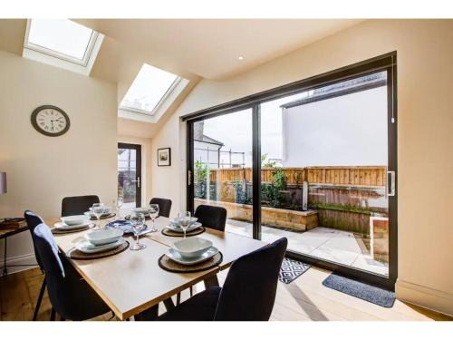 Leigh-on-Sea Casa | Pass the Keys Stunning house in Leigh