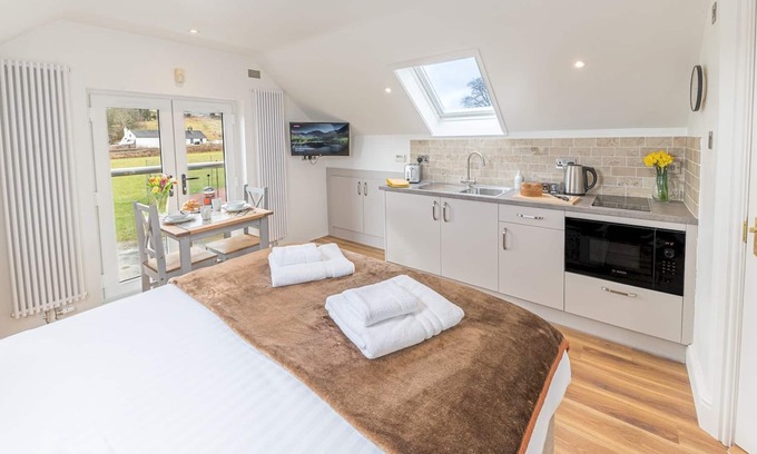 Kendal Apartamento | Pass the Keys | Stylish studio with views and free parking