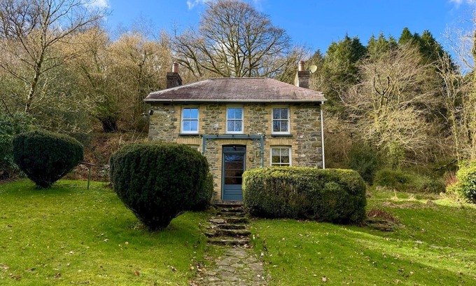 Brechfa Casa | Pass the Keys | Y Bwythn |Welsh Countryside Retreat| UK Getaway