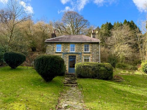 Brechfa Casa | Pass the Keys Y Bwythn Welsh Countryside Retreat UK Getaway