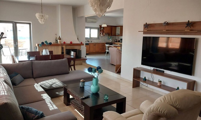 Gerani Apartamento | Passatempo Casa spacious relaxing 3bedroom apart huge veranda 300m from the sea