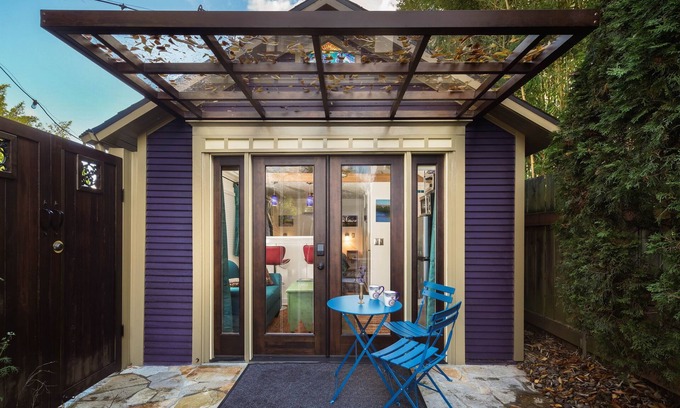 King Cabaña | Patio Cottage for 1-2 w/kitchen & gas firepit