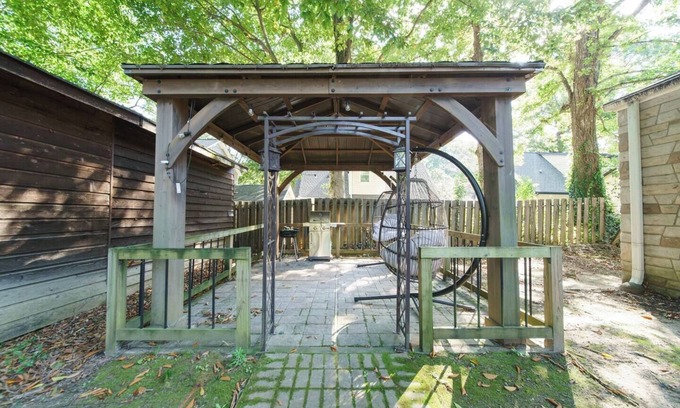 Winston - Salem Casa | Patio Sleeps 16! Kitchen Private Place Keurig
