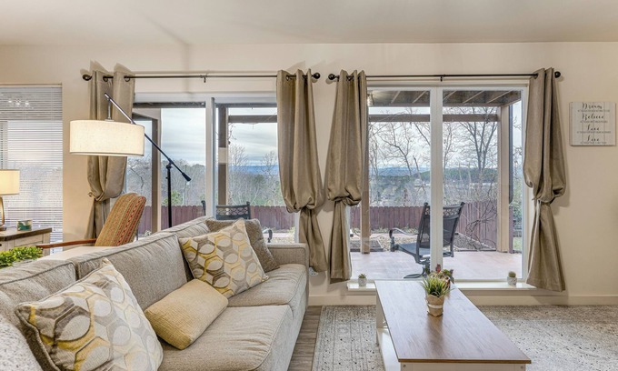 Graysville Apartamento | Patios, Fire Pit & Views: Chattanooga Apartment!