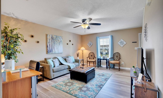 Clarksville Casa | Patriot Cottage