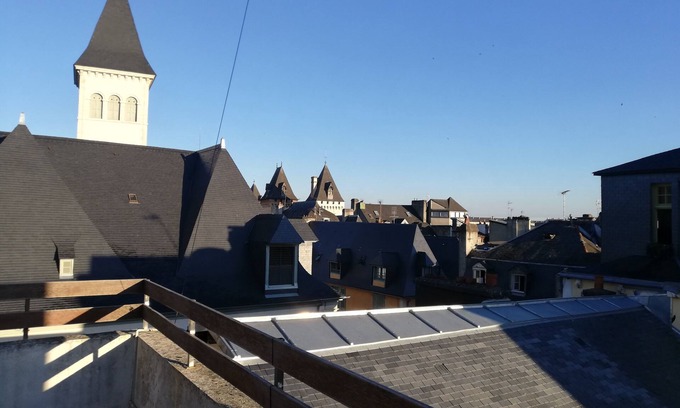 Centre Ville Apartamento | Pau historic district apartment with terrace