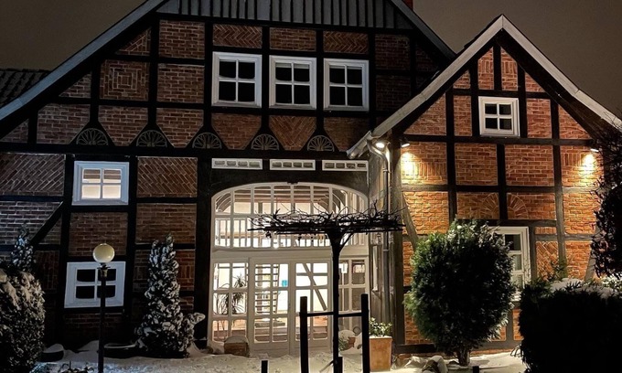Bad Nenndorf Otro | Pauerhof vacation apartments. Modern apartment in historic property with balcony