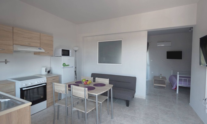 Psinthos Apartamento | Paulsia Apartment # 2 Apartamento nuevo en el pueblo de Psintos